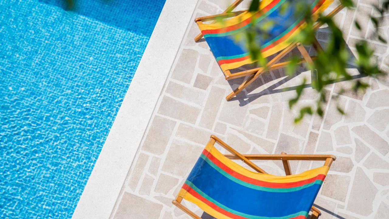 Villa Toscana With A Pool 티바트 외부 사진