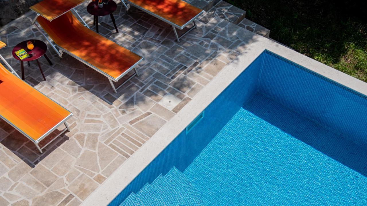 Villa Toscana With A Pool 티바트 외부 사진